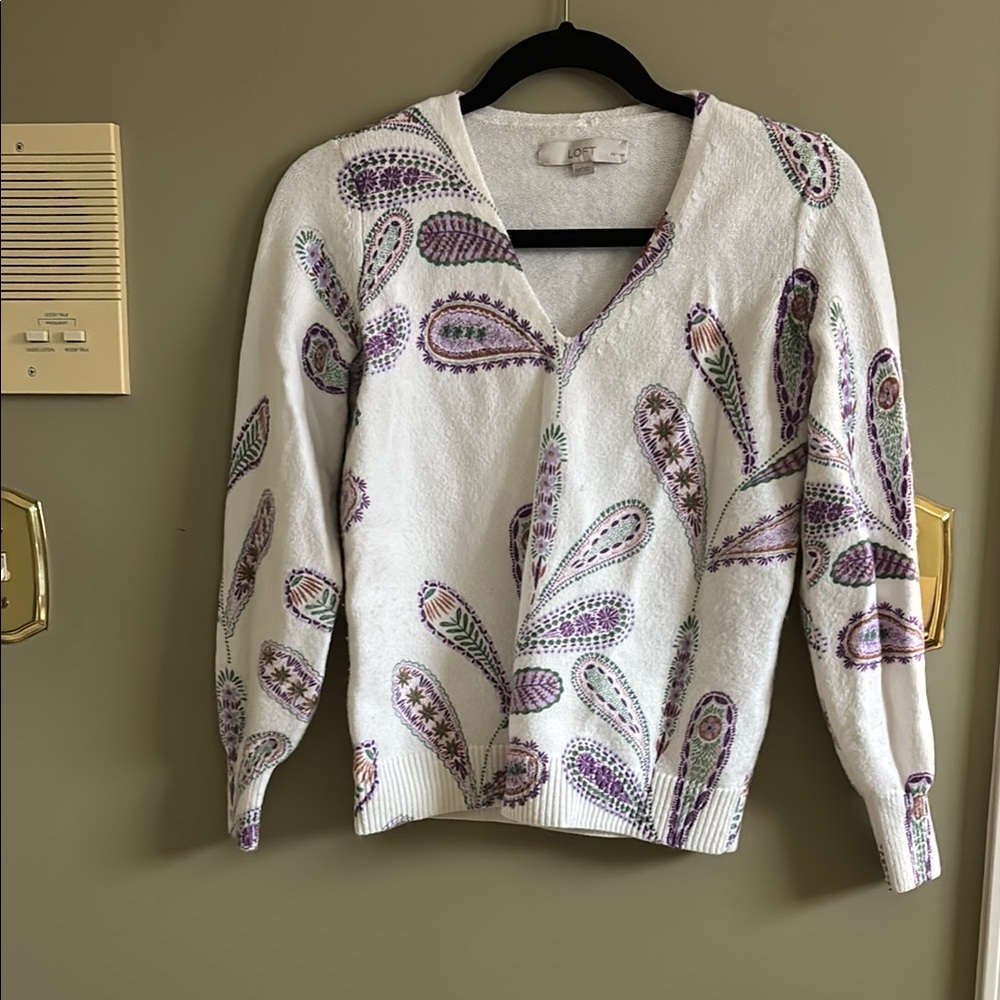 Women's White and Purple Sweater